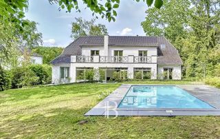villa luxueuse avec piscine